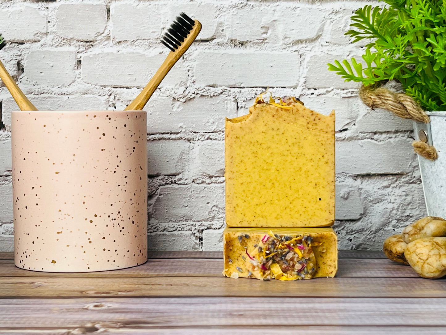 Sri-Lankan Turmeric cleansing bar infused with mandarin essential oil